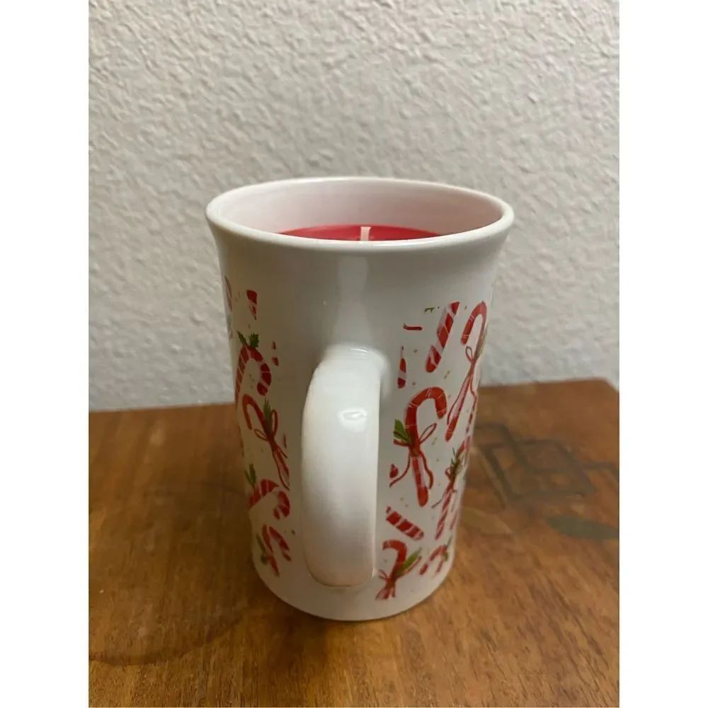 Candy Cane Mug Candle - Picture 6 of 7